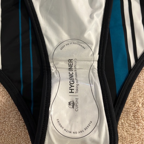 NWT TWO PIECE BATHING SUIT - Picture 7 of 7